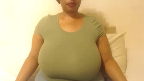 Snapshot of boobyqueen24 chatting on October 9, 7:01 pm boobyqueen online show from October 9, 7:01 pm