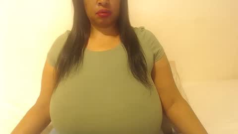 Snapshot of boobyqueen24 chatting on October 19, 8:59 am boobyqueen online show from October 19, 8:59 am