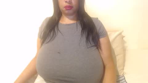 Snapshot of boobyqueen24 chatting on October 30, 7:25 pm boobyqueen online show from October 30, 7:25 pm