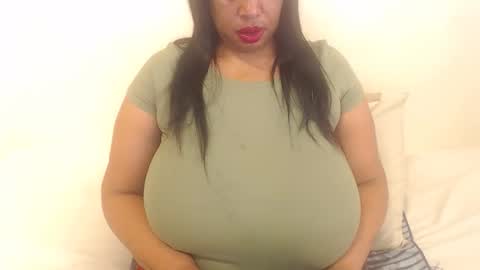 Snapshot of boobyqueen24 chatting on November 5, 4:56 am boobyqueen online show from November 5, 4:56 am