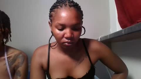 bootie_caramel online show from June 5, 12:22 pm