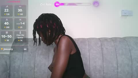 Snapshot of booty_queen001 chatting on December 13, 11:06 pm Heather online show from December 13, 11:06 pm