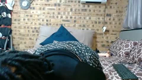 Snapshot of bootytwerkxxx chatting on July 7, 1:19 am bootytwerkxxx online show from July 7, 1:19 am