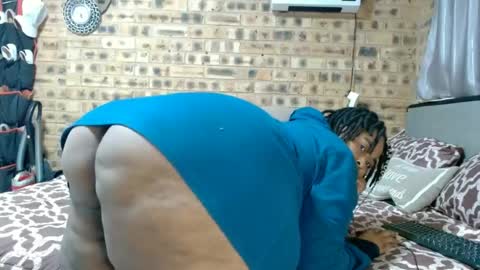 Snapshot of bootytwerkxxx chatting on July 12, 4:47 am bootytwerkxxx online show from July 12, 4:47 am
