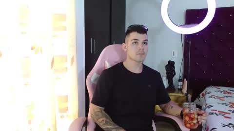 booyhott_ online show from November 13, 6:51 pm