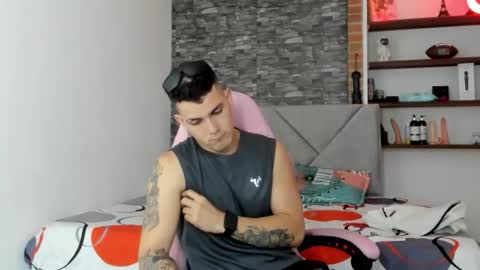 booyhott_ online show from January 9, 7:59 pm