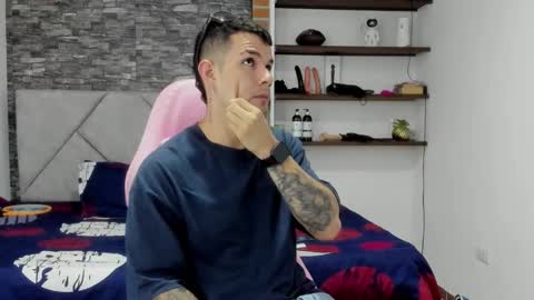 booyhott_ online show from March 1, 7:38 pm