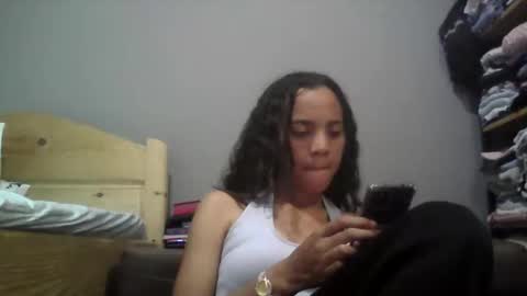 Snapshot of boozyart chatting on October 25, 3:07 pm boozyArt online show from October 25, 3:07 pm