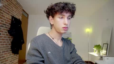 Snapshot of boream_ chatting on October 31, 1:34 pm Bream online show from October 31, 1:34 pm