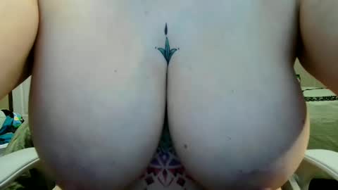 Snapshot of boredcountrygirl chatting on April 13, 3:01 am BoredCountryGirl online show from April 13, 3:01 am