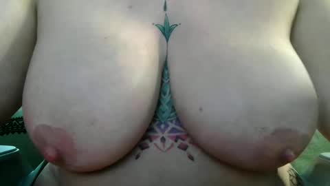 Snapshot of boredcountrygirl chatting on May 19, 3:24 am BoredCountryGirl online show from May 19, 3:24 am