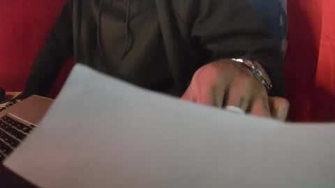 Snapshot of boss_playa98 chatting on February 27, 2:42 am boss_playa98 online show from February 27, 2:42 am