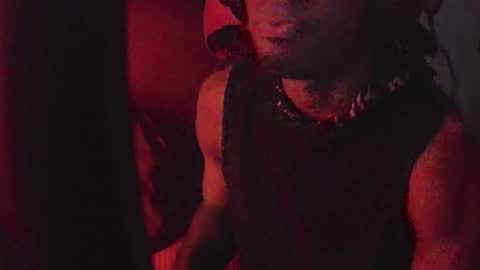 Snapshot of boss_playa98 chatting on September 15, 8:47 am boss_playa98 online show from September 15, 8:47 am