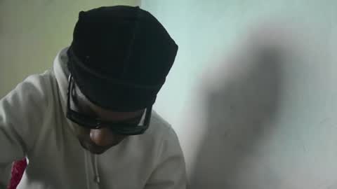 Snapshot of boss_playa98 chatting on June 29, 1:33 pm boss_playa98 online show from June 29, 1:33 pm