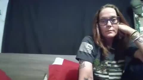 bossmilf007 online show from April 14, 12:00 pm
