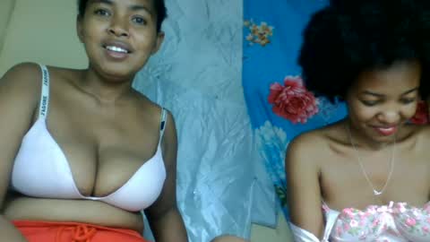 Snapshot of botorielle chatting on June 20, 7:49 pm botorielle online show from June 20, 7:49 pm