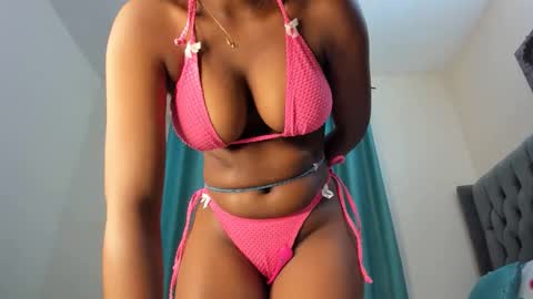 bouncy_booty677 online show from October 1, 7:31 pm