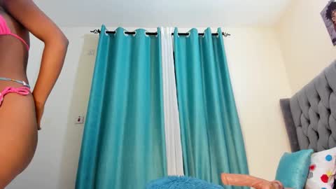 bouncy_booty677 online show from October 9, 7:56 pm