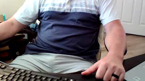 Snapshot of bourbonman144 chatting on November 11, 7:25 pm bourbonman144 online show from November 11, 7:25 pm