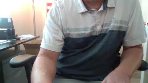 Snapshot of bourbonman144 chatting on November 25, 7:47 pm bourbonman144 online show from November 25, 7:47 pm
