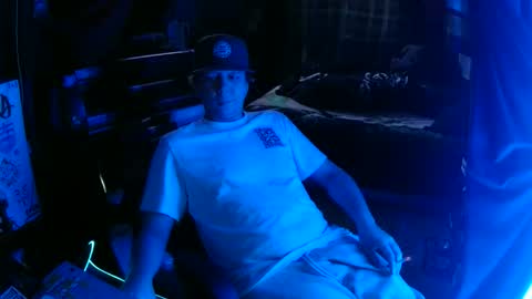 Bowerboi1217 online show from November 30, 10:36 pm