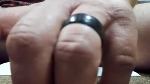 bowtiebuba82 online show from November 13, 5:39 am