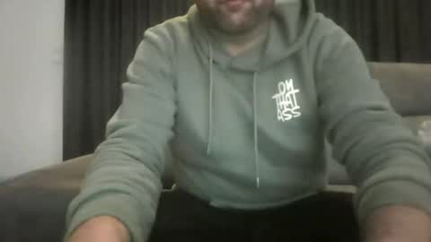 Snapshot of boy27weert chatting on November 18, 8:13 pm Nope online show from November 18, 8:13 pm