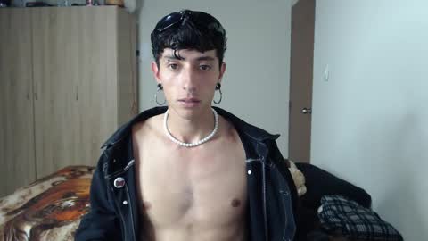 Boy Astro online show from February 12, 1:19 am