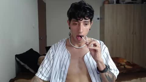 Boy Astro online show from February 21, 1:11 am