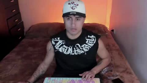 boy_nauthy online show from May 15, 6:48 pm