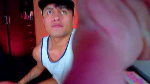boy_nauthy online show from June 18, 5:08 am