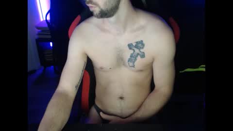 boy_t0y89 online show from December 2, 6:09 am