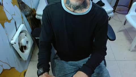 boy_tatto77 online show from March 17, 12:30 pm