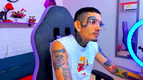 boy_tatto777 online show from September 23, 1:36 pm