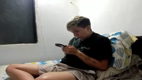 Snapshot of boy_trans chatting on July 27, 3:19 pm Edward ftm trans queerslave online show from July 27, 3:19 pm