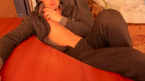 Snapshot of boyapollon chatting on September 20, 7:31 am BoyApollon online show from September 20, 7:31 am