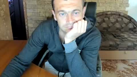 Snapshot of boyapollon chatting on July 8, 4:28 am BoyApollon online show from July 8, 4:28 am