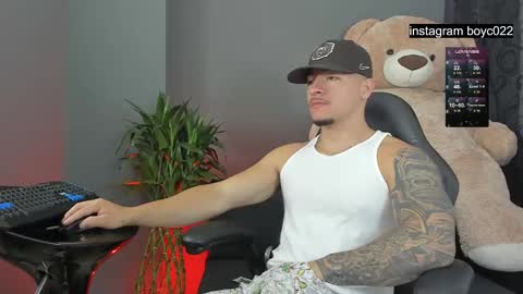 boyc02_ online show from February 17, 12:38 pm