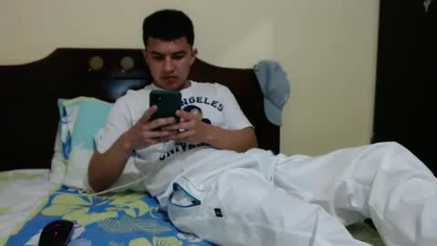 Snapshot of boyfit2023 chatting on December 6, 1:51 am boyfit2023 online show from December 6, 1:51 am