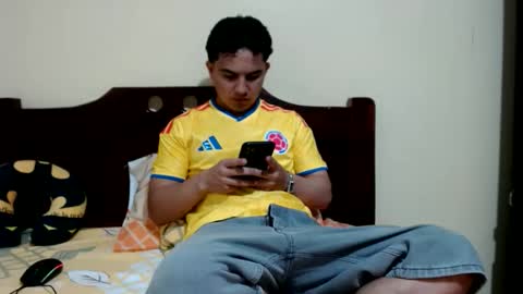 Snapshot of boyfit2023 chatting on June 7, 10:24 pm boyfit2023 online show from June 7, 10:24 pm