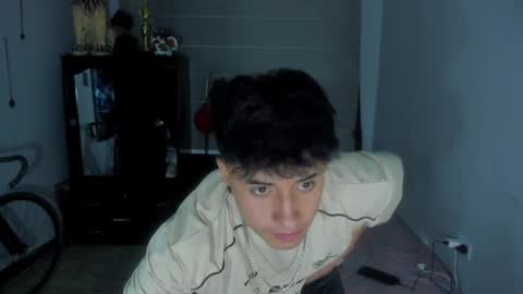 Snapshot of boylatin_777 chatting on January 21, 12:29 pm miguel online show from January 21, 12:29 pm