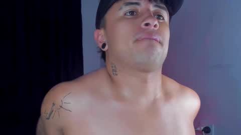 Snapshot of boylatin_777 chatting on September 16, 7:53 am miguel online show from September 16, 7:53 am