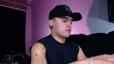 Snapshot of boylatin_777 chatting on October 8, 4:10 am miguel online show from October 8, 4:10 am