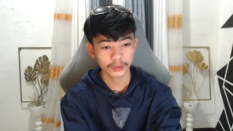 Snapshot of boynextdoor4ux chatting on December 6, 4:03 am HI IM JAMES DONT FORGET GIVE ME THUMBS UP AND JOIN TO MY FANCLUB online show from December 6, 4:03 am