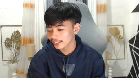 Snapshot of boynextdoor4ux chatting on December 6, 7:10 am HI IM JAMES DONT FORGET GIVE ME THUMBS UP AND JOIN TO MY FANCLUB online show from December 6, 7:10 am