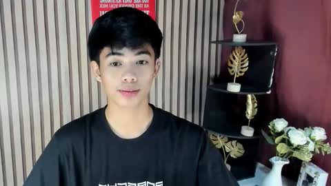 Snapshot of boynextdoor4ux chatting on September 11, 6:52 pm HI IM JAMES DONT FORGET GIVE ME THUMBS UP AND JOIN TO MY FANCLUB online show from September 11, 6:52 pm