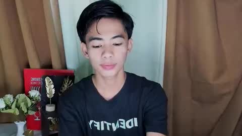 Snapshot of boynextdoor4ux chatting on October 21, 12:11 am HI IM JAMES DONT FORGET GIVE ME THUMBS UP AND JOIN TO MY FANCLUB online show from October 21, 12:11 am