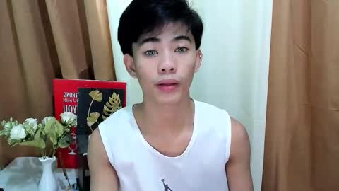 Snapshot of boynextdoor4ux chatting on October 23, 6:23 am HI IM JAMES DONT FORGET GIVE ME THUMBS UP AND JOIN TO MY FANCLUB online show from October 23, 6:23 am