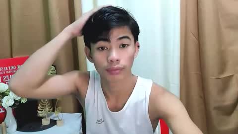 Snapshot of boynextdoor4ux chatting on November 5, 4:29 pm HI IM JAMES DONT FORGET GIVE ME THUMBS UP AND JOIN TO MY FANCLUB online show from November 5, 4:29 pm