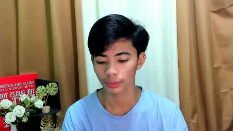 Snapshot of boynextdoor4ux chatting on November 9, 7:34 pm HI IM JAMES DONT FORGET GIVE ME THUMBS UP AND JOIN TO MY FANCLUB online show from November 9, 7:34 pm